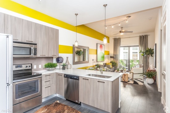 What will $1,600 rent you in Coral Way, right now?