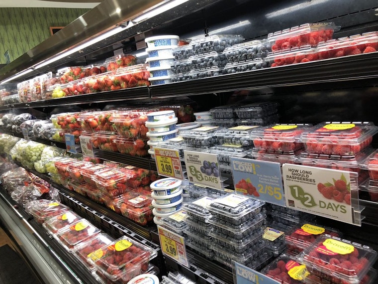 New drugstore and grocery store Harris Teeter now open