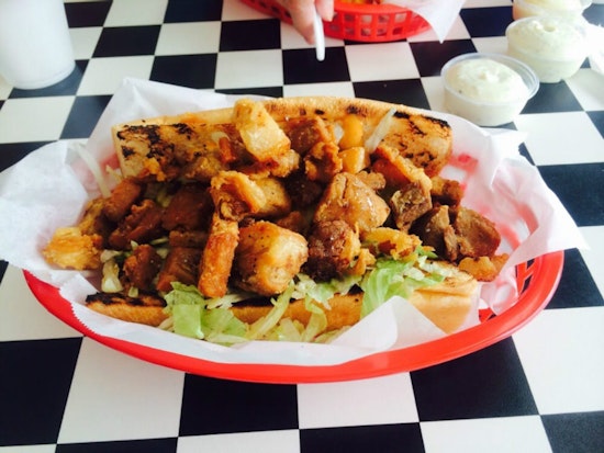 Where To Eat Like Chicago Royalty For Under $10