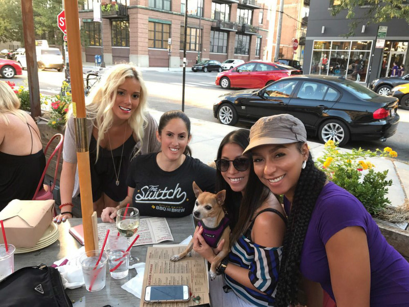 Woof 8 DogFriendly Restaurants And Bars In Chicago