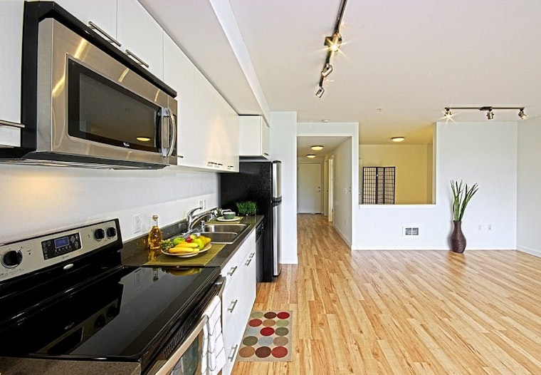 What will $1,600 rent you in Green Lake, this month?