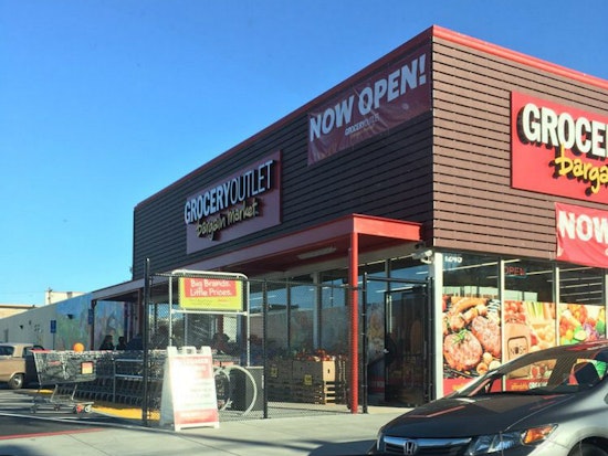 Grocery Outlet Security Guard Allegedly Threatens Shopper With Weapon, Racist Remarks [Video]