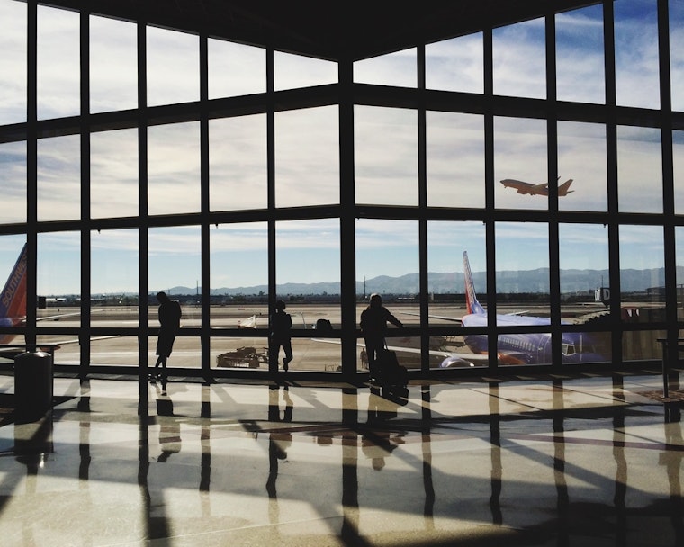 Top Phoenix news: Passenger jumps out of jet on tarmac; 2 more fatal falls at Grand Canyon