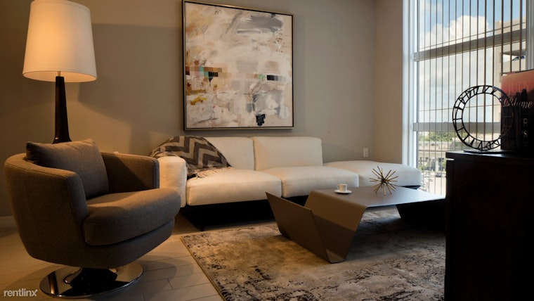 What will $1,800 rent you in Coral Way, this month?