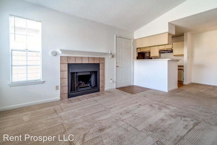 What will $1,000 rent you in South Semoran, this month?