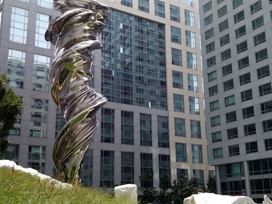 Stainless Steel 'Venus de Milo' Soars 92 Feet Above SoMa