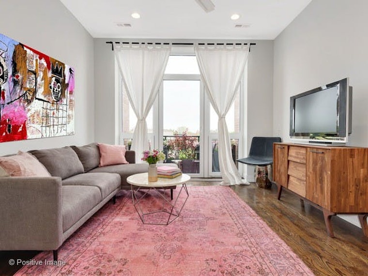 What will $1,600 rent you in Uptown, this month?