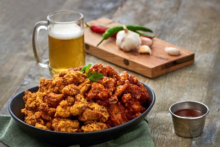 Left Wing Bar brings chicken wings and more to West University