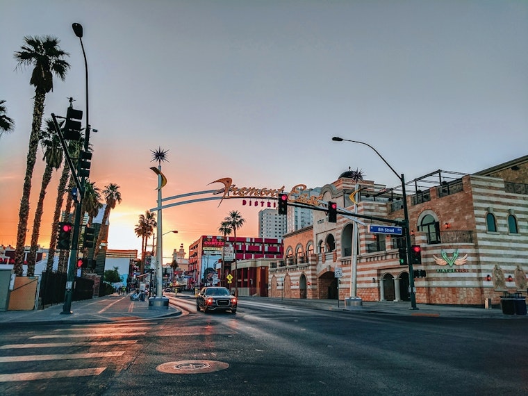 Top Las Vegas news: Motorcyclist killed in crash; 1 critically injured after apartment fire; more