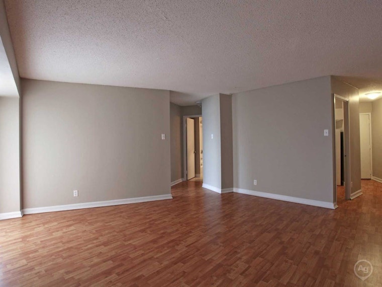 What will $900 rent you in Midtown, right now?