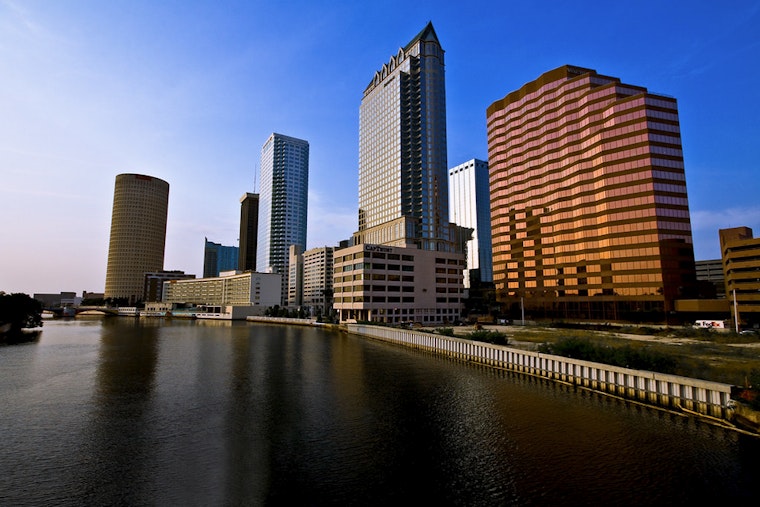 Top Tampa news: Neighbor finds man dead, police investigating; air pollution report; more