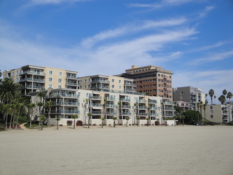 Top Long Beach news: String of alley arsons leave neighborhood on edge; Beach Streets back; more