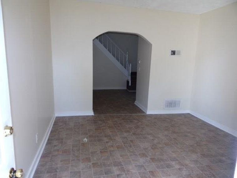 What will $500 rent you in Near Westside, today?
