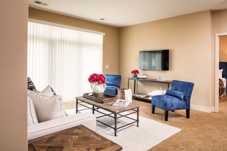 Renting in Omaha: What will $900 get you?