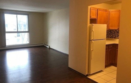What will $800 rent you in Cambridge Heights, right now?