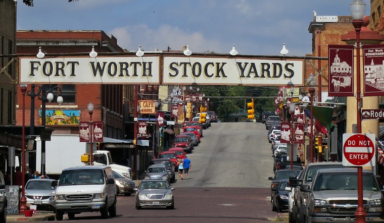Top Fort Worth news: Police search for armed robbers; jury selection begins in student murder case
