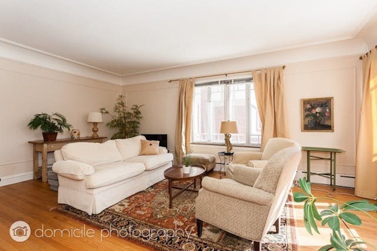 Renting in Chicago: What will $1,300 get you?