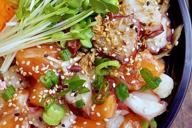 New Shoreline Poke Spot 'Ahipoki' Opens Its Doors