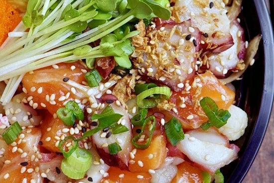 New Shoreline Poke Spot 'Ahipoki' Opens Its Doors