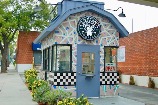 Drive-thru Willa’s Coffee Hut has closed on Arroyo Parkway