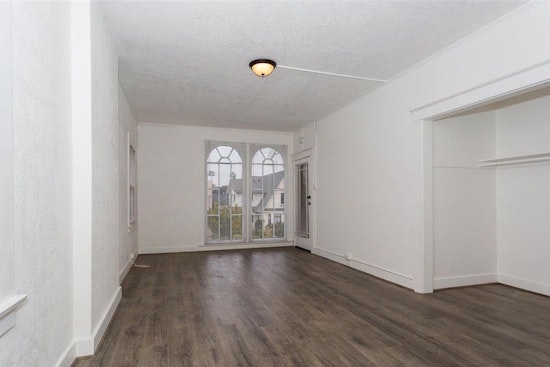 The cheapest apartment rentals on the market in Downtown, Long Beach