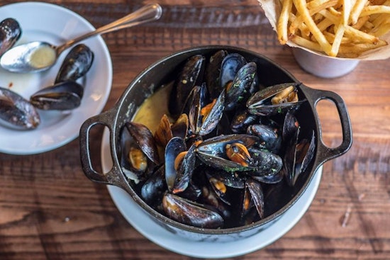 New American spot The Smith opens its doors in River North