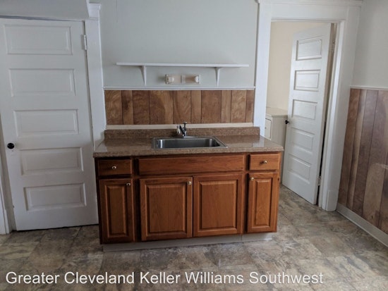 What will $600 rent you in Old Brooklyn, right now?
