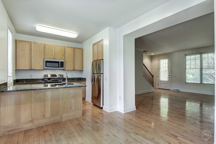 What will 1,100 rent you in Squirrel Hill South, right now?
