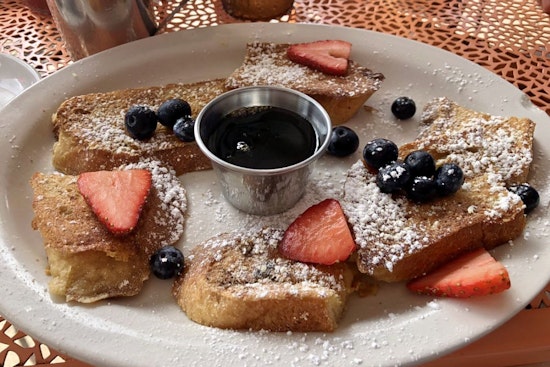 Explore the 4 top spots in New Orleans's West Riverside neighborhood
