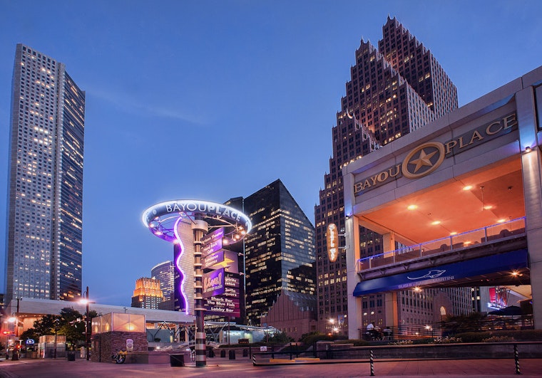 Top Houston news: Trio linked to 6 area Walgreens robberies; Wild tiger owner arrested; more