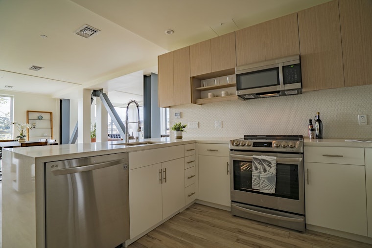 Renting in Oakland: What will $2,700 get you?