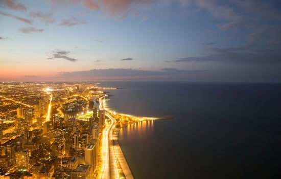 Top Chicago news: 3 Molotov cocktails found outside synagogue; 2 homicides overnight; more