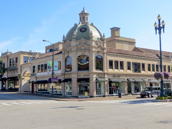 Top Kansas City news: 2 children hit by cars; abortion rights protests at Country Club Plaza; more