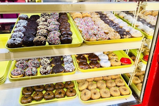 Explore the 4 top spots in Henderson's Valley View neighborhood