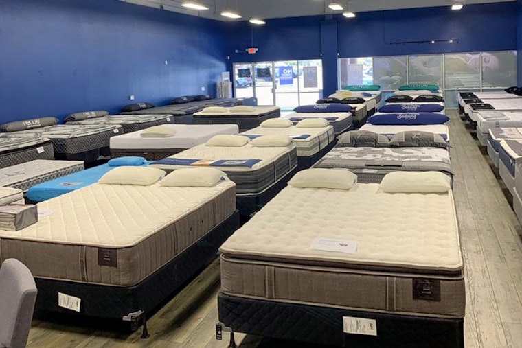 Midnite Mattress store opens its doors in Henderson