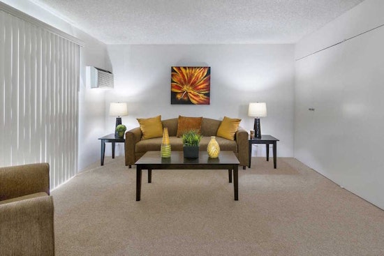 The cheapest apartment rentals for rent in Tarzana, Los Angeles