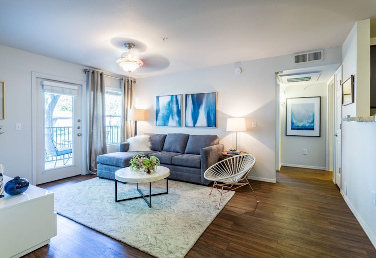 Renting in Phoenix: What will $900 get you?