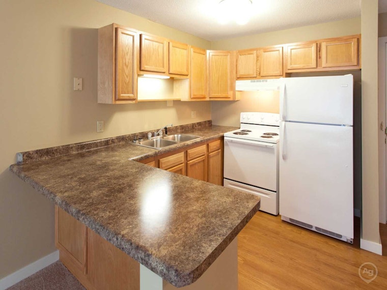 What will $900 rent you in North End, right now?