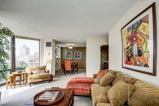 The cheapest apartment rentals on the market in Juneau Town, Milwaukee
