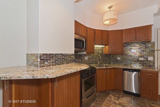 The most inexpensive apartment rentals on the market in the Gold Coast, Chicago