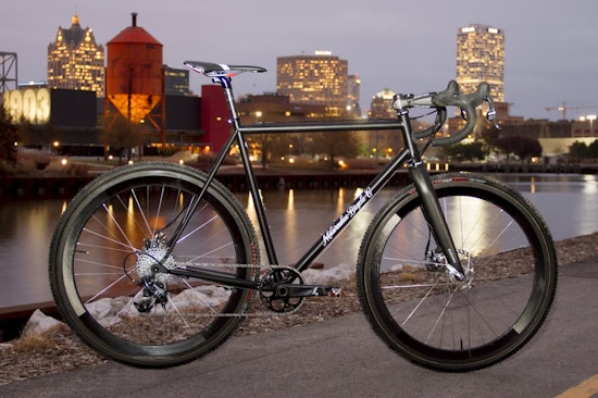 Check out the top 5 spots in Milwaukee's Lincoln Village neighborhood
