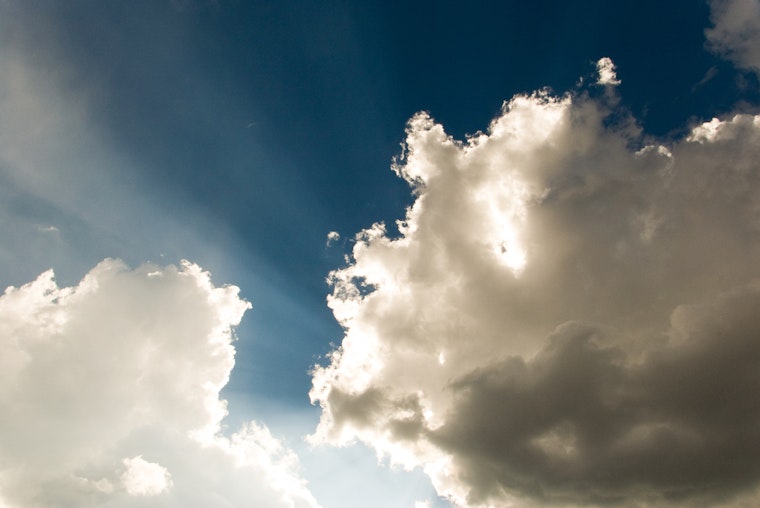 Expect warm temperatures, then light rainfall ahead in Albuquerque