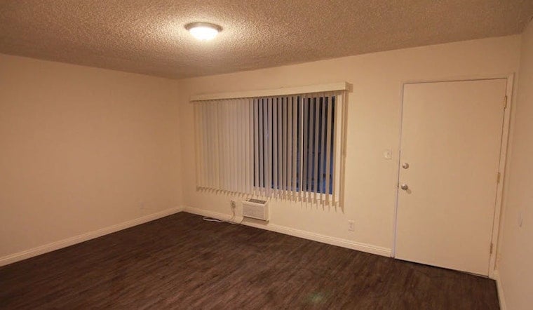 The most inexpensive apartment rentals for rent in Mid-City, Los Angeles