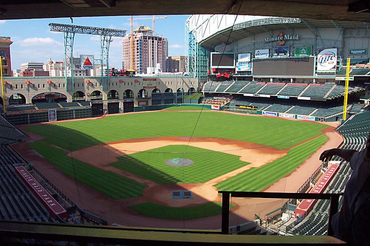 Top Houston news: Foul ball strikes child at Minute Maid Park; 16-year-old turtle stolen from zoo