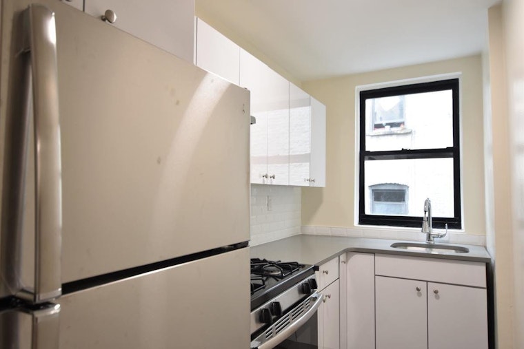 What will $2,100 rent you in Harlem, this month?