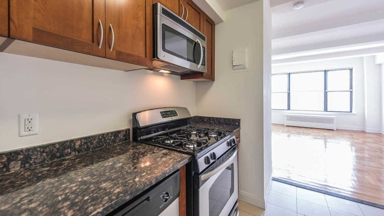 Renting in New York City: What will $2,500 get you?
