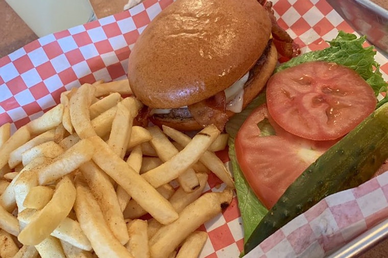 New burger spot Ely’s Restaurant debuts in Green Valley North