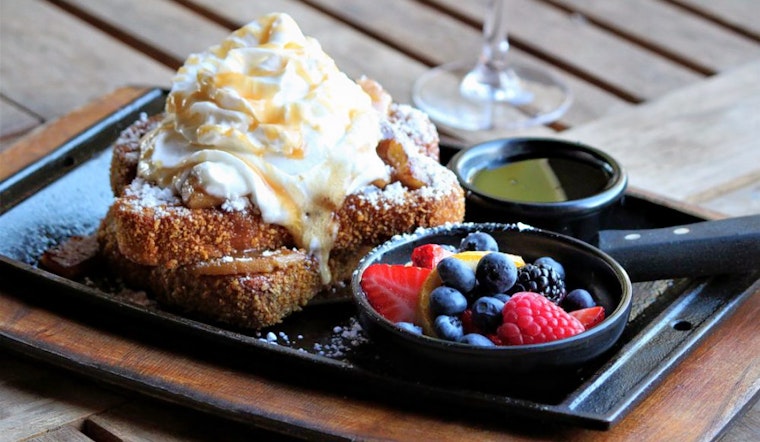 Explore the 5 most popular spots in Las Vegas's The Lakes neighborhood