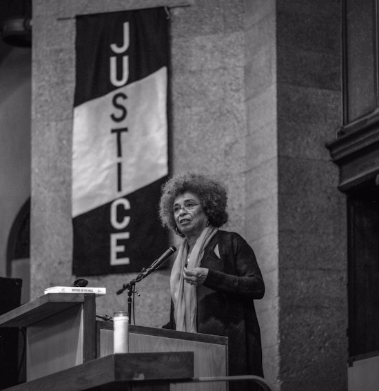 Angela Davis & Johanna Fenandez lecture and excerpts from the book "Mumia Abu-Jamal: Wr...