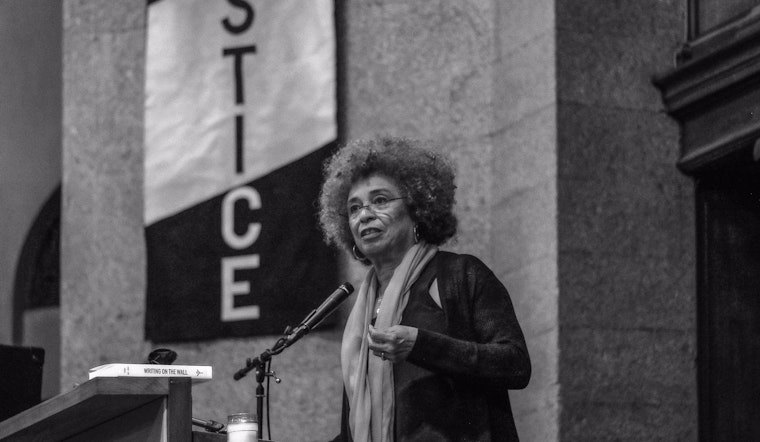Angela Davis & Johanna Fenandez lecture and excerpts from the book "Mumia Abu-Jamal: Wr...
